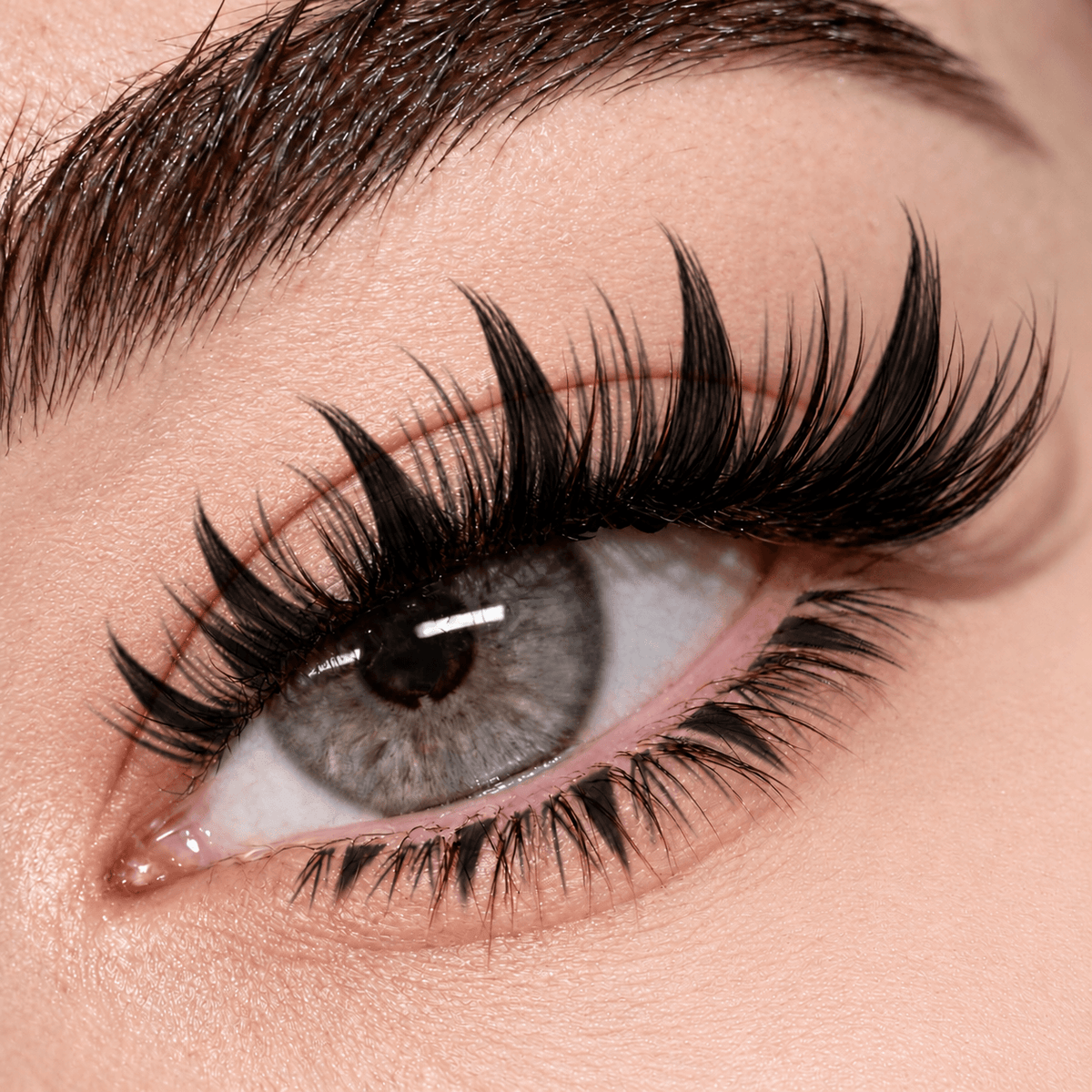 KEYYOU Faye manga lash clusters for a soft, wispy anime-inspired lash look